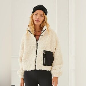 SOMETHING NAVY Cozy‎ Cream Sherpa Jacket with Black Pocket Teddy Jacket